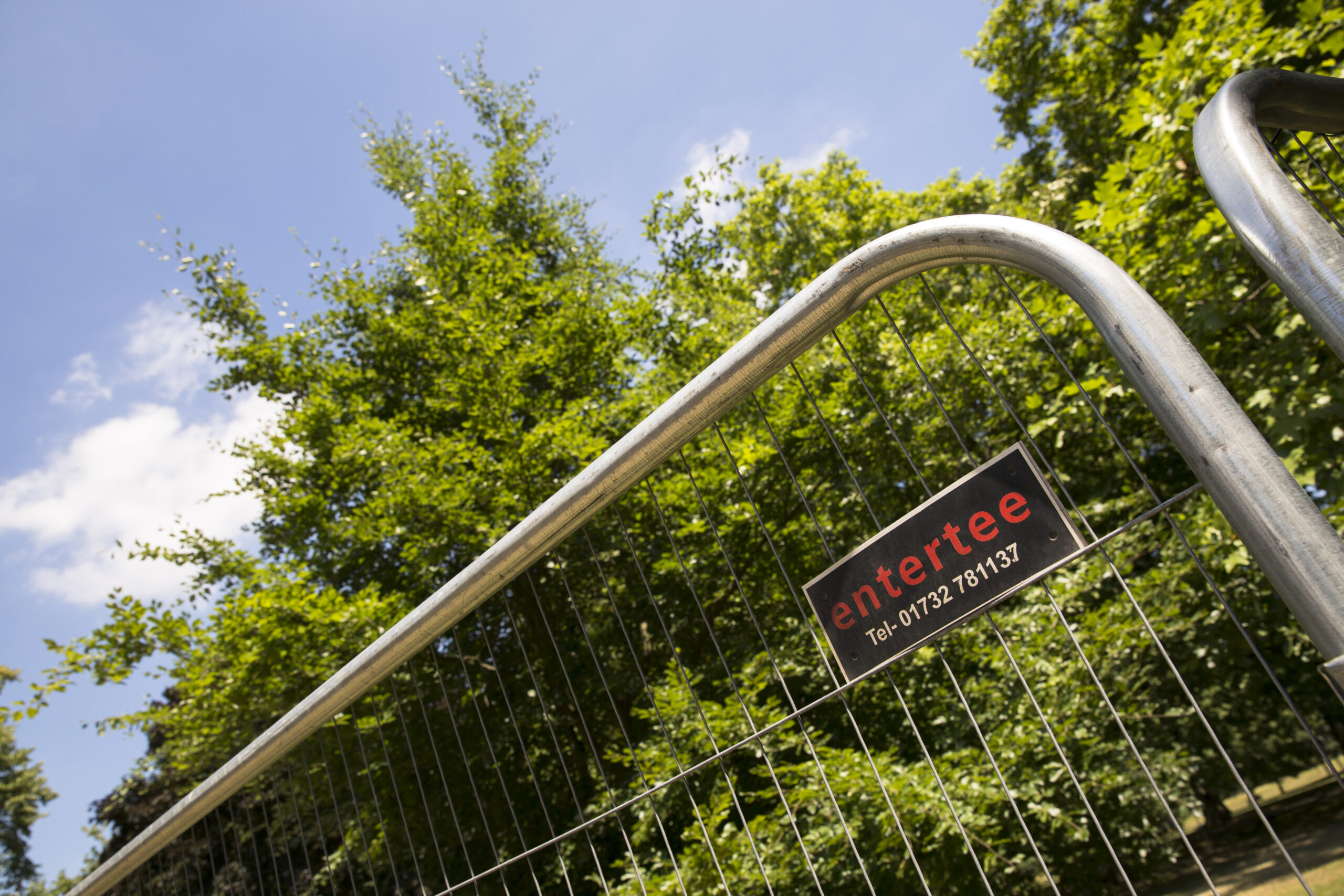 Entertee Fences